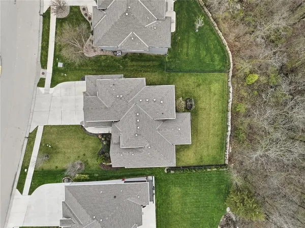 $675,000 | 7310 Northwest Clore Drive, Parkville, MO 64152