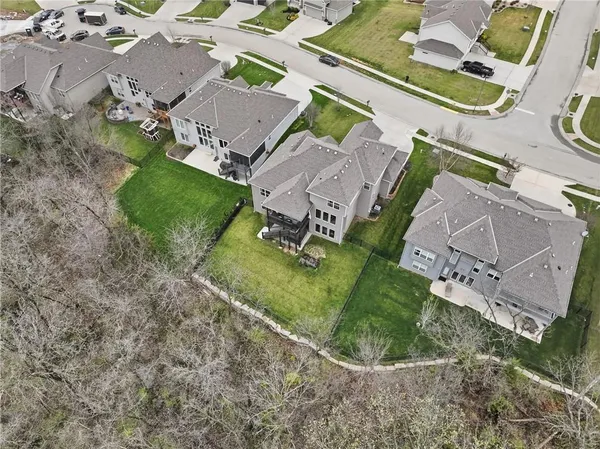 $675,000 | 7310 Northwest Clore Drive, Parkville, MO 64152