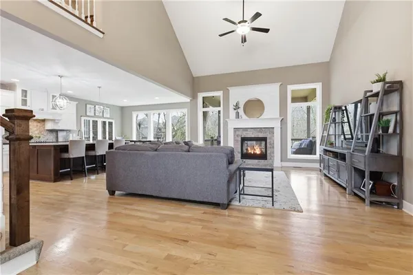$675,000 | 7310 Northwest Clore Drive, Parkville, MO 64152