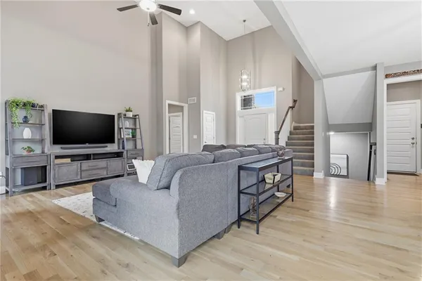 $675,000 | 7310 Northwest Clore Drive, Parkville, MO 64152