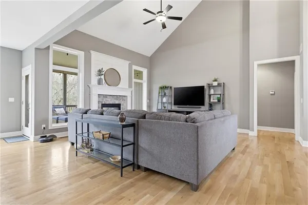$675,000 | 7310 Northwest Clore Drive, Parkville, MO 64152