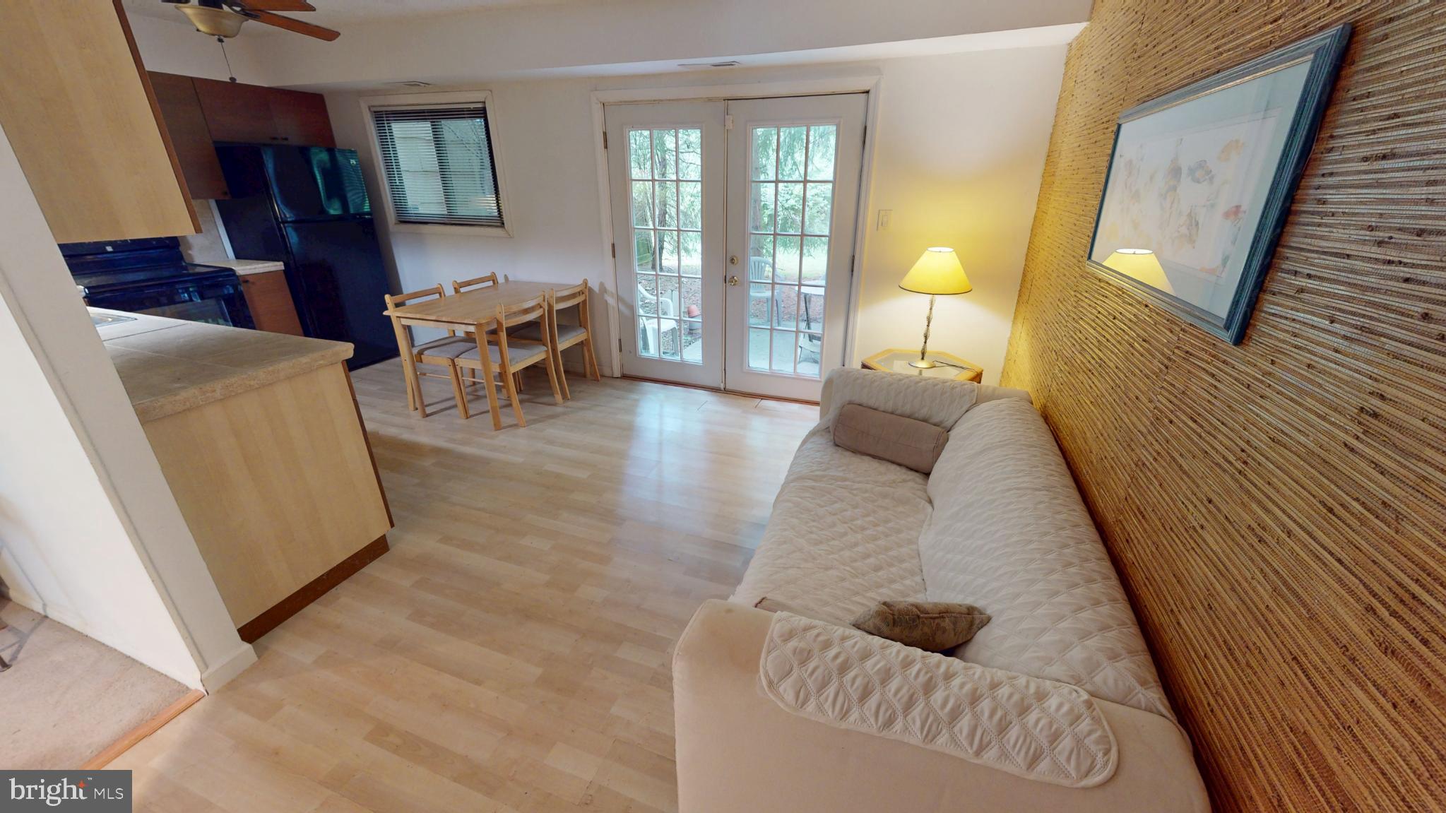 49 Dover Drive Lindenwold, NJ 08021 - Photo 12 of 30 Cozy living space with natural light.