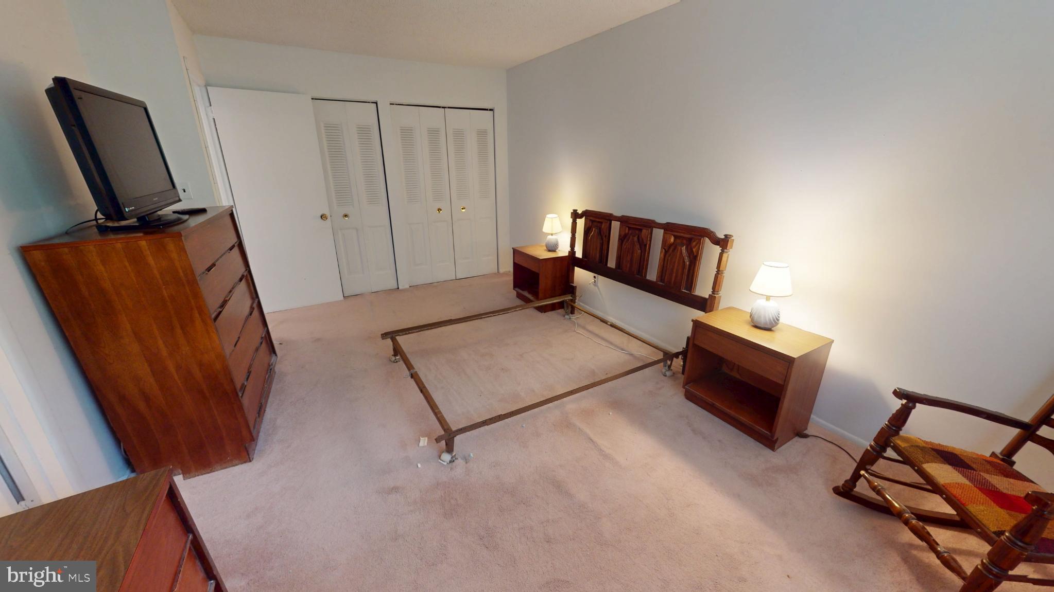 49 Dover Drive Lindenwold, NJ 08021 - Photo 17 of 30 Spacious room with serene ambiance.