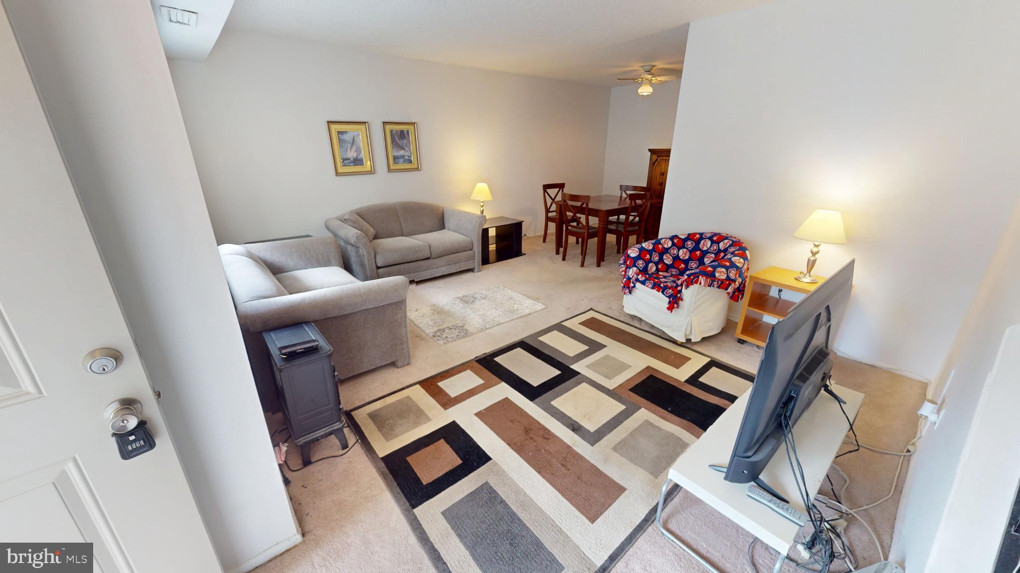 49 Dover Drive Lindenwold, NJ 08021 - Photo 5 of 30 Spacious living area with inviting ambiance.