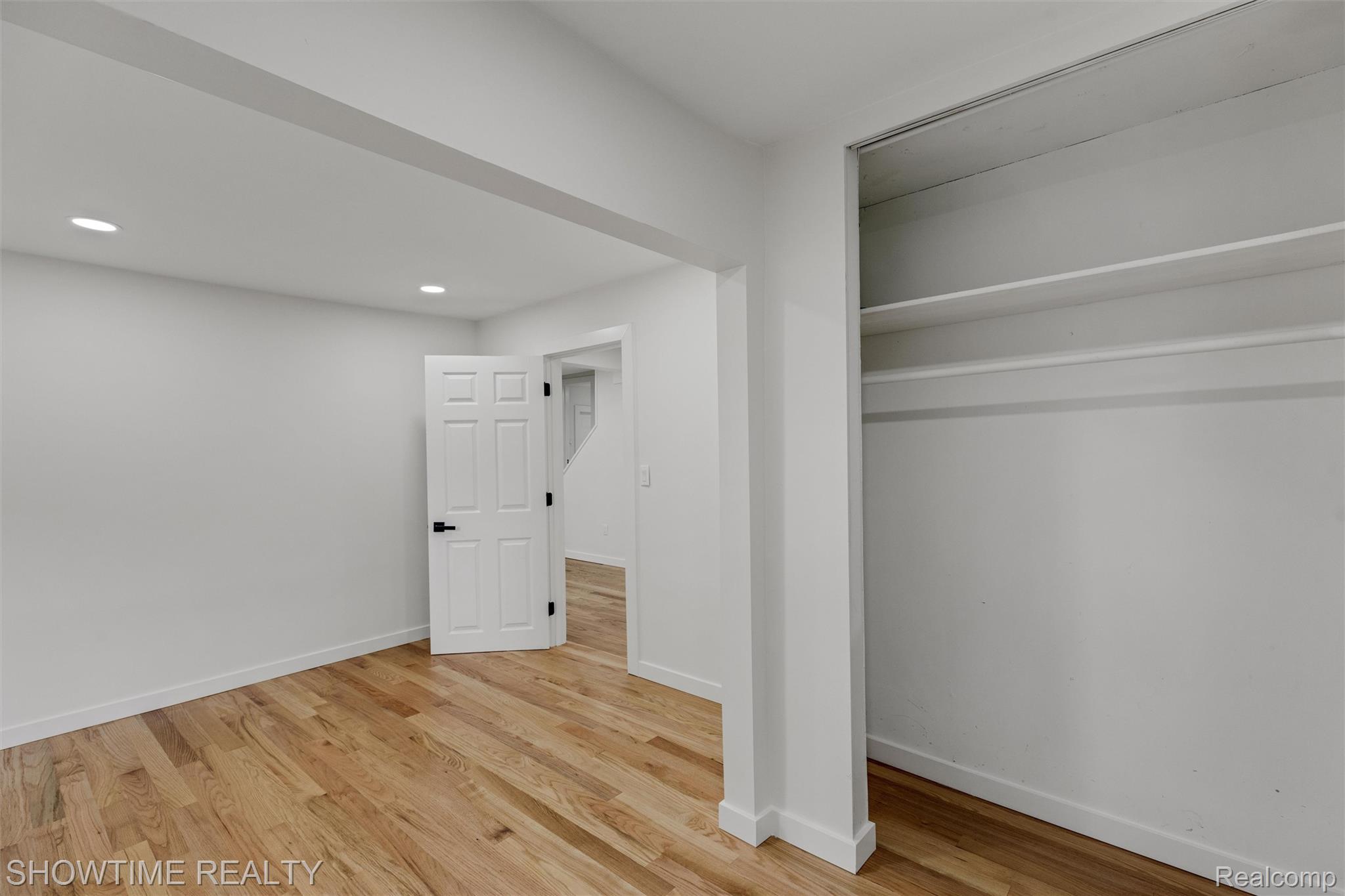 14854 East 10 Mile Road Warren, MI 48089 - Photo 11 of 24 15-14854 E 10 Mile Rd 0014.jpg