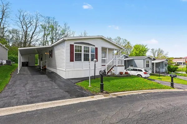 $110,000 | 700 Hillcrest Lane, Crystal Lake, IL 60014