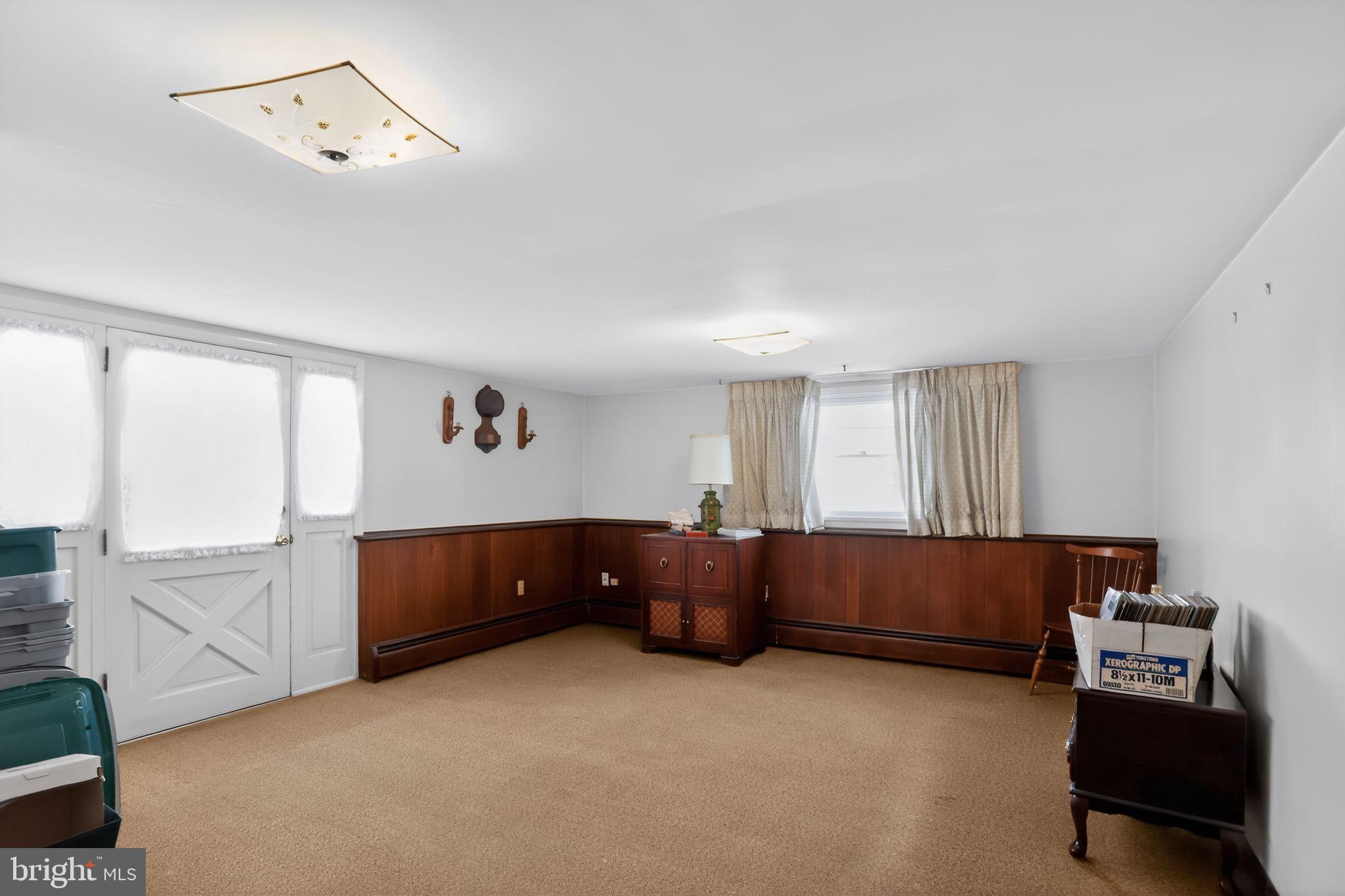 10 Taylor Street Bristol, PA 19007 - Photo 7 of 17 Large family room for family & friends gatherings