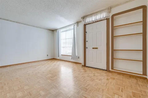 $169,900 | 9843 Park Ln Court, Dallas, TX 75220