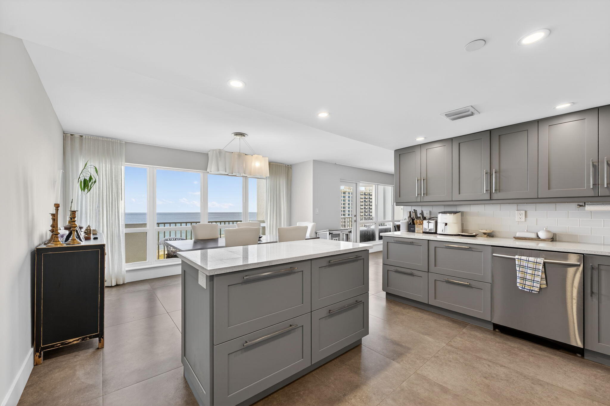4301 North Ocean Boulevard, Unit 1206 Boca Raton, FL 33431 - Photo 13 of 71 11-web-or-mls-DSC04392