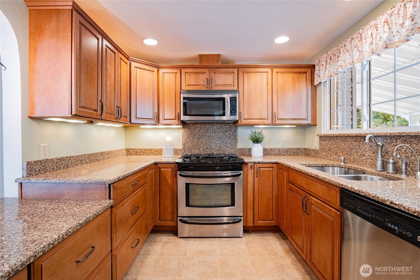 2209 Golf Club Road Southeast Lacey, WA 98503 - Photo 9 of 33 Gallery Image 9