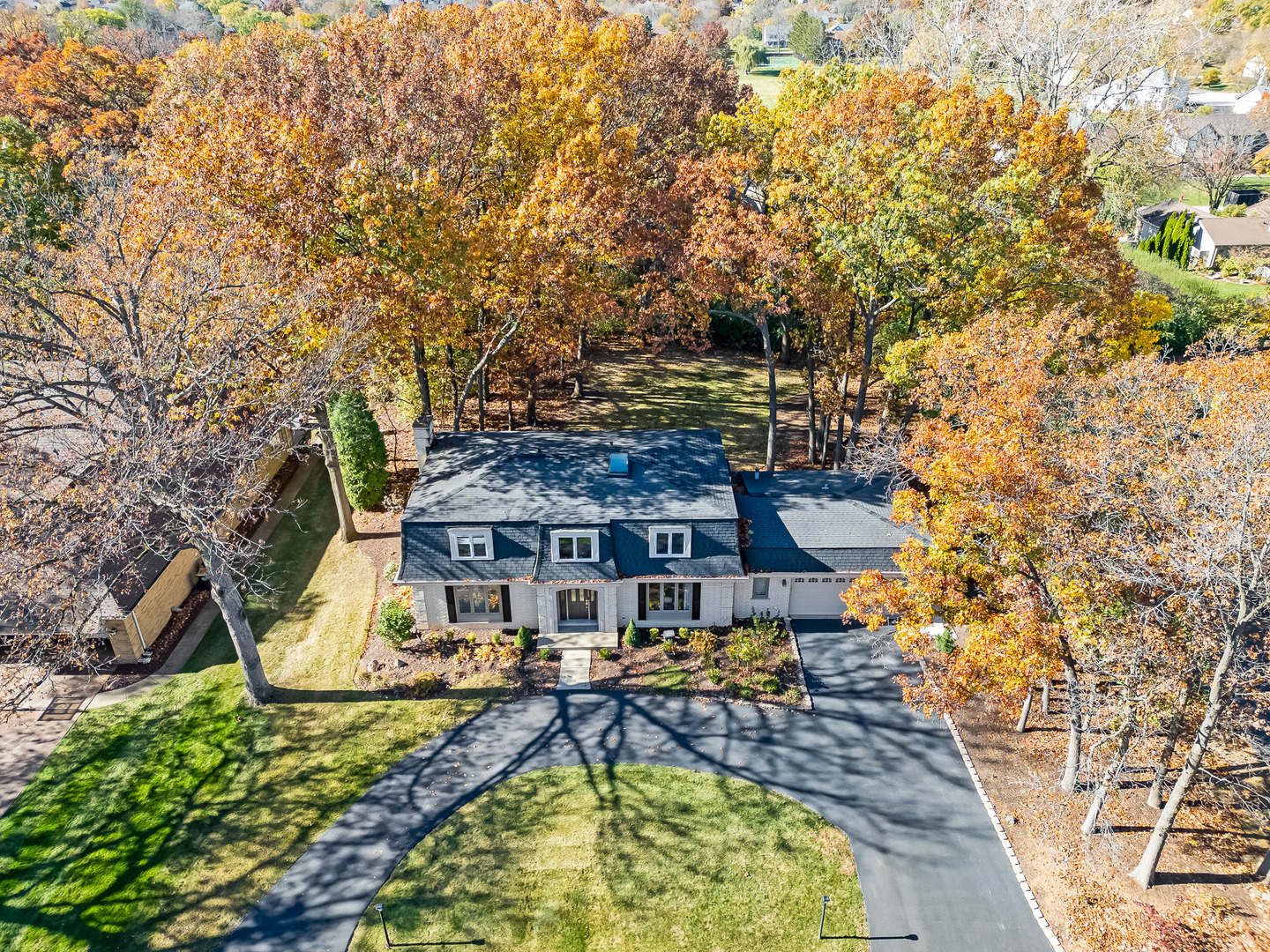 8564 Wedgewood Drive Burr Ridge, IL 60527 - Photo 3 of 29 Gallery Image 3