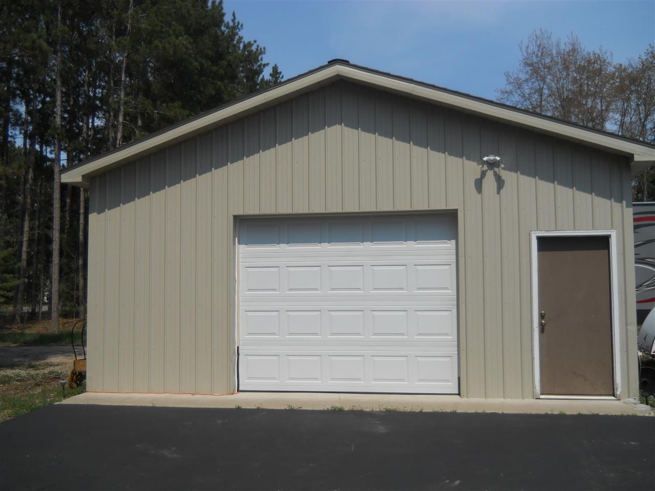 2641 North Reynolds Road Interlochen, MI 49643 - Photo 41 of 48 1815931-40.JPG