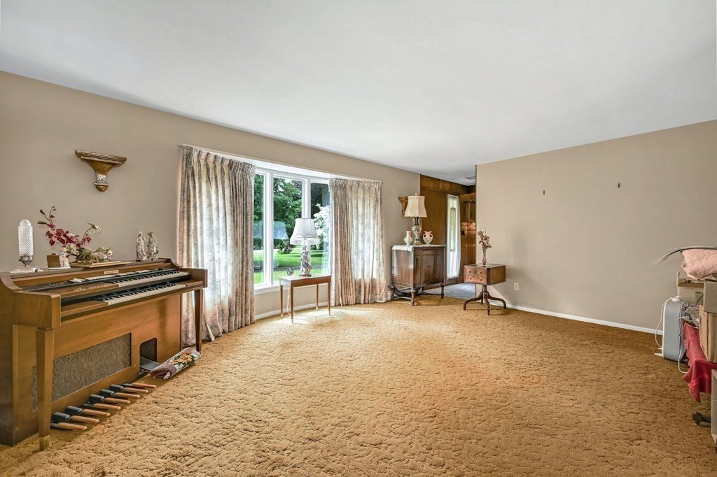 75 Keith Hill Road Grafton, MA 01519 - Photo 8 of 37 Gallery Image 8