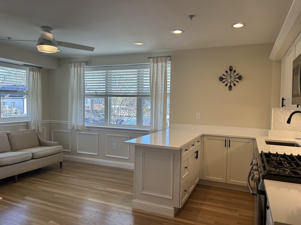 141 Chestnut Street, Unit 202 Needham, MA 02492 - Photo 2 of 6