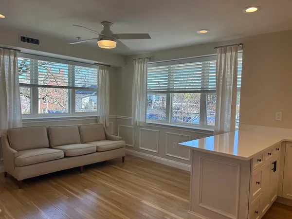 $3,250 | 141 Chestnut Street, Unit 202, Needham, MA 02492
