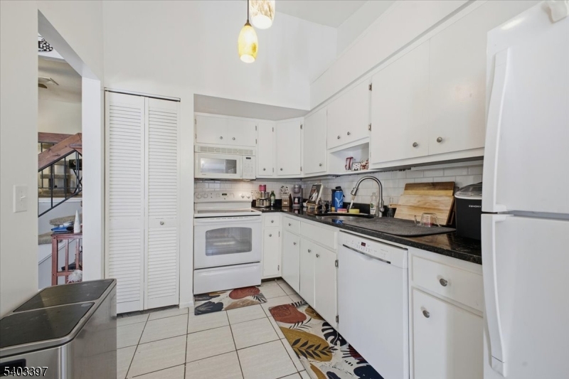 4 The Crescent, Unit 2414 Clinton, NJ 08809 - Photo 15 of 29