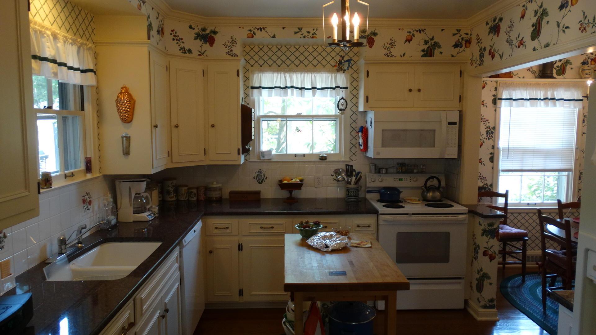 2658 Bryden Road Bexley, OH 43209 - Photo 2 of 16 Gallery Image 2