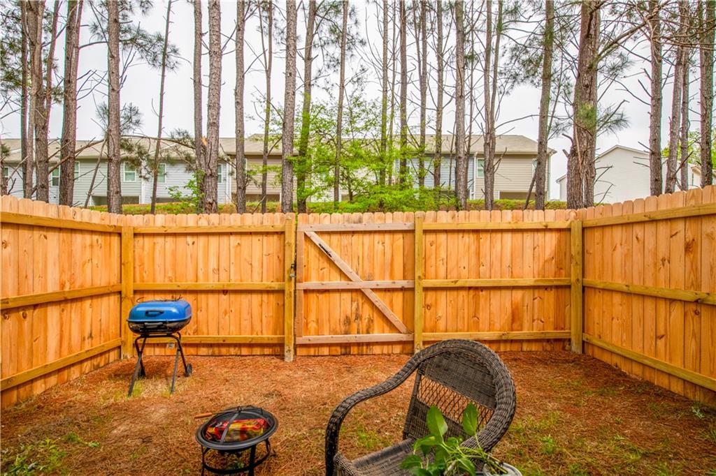 6096 Oakley Road Union City, GA 30291 - Photo 6 of 15