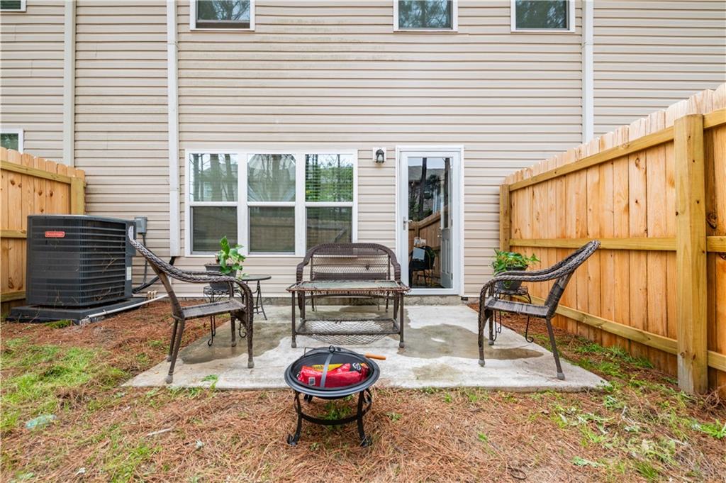 6096 Oakley Road Union City, GA 30291 - Photo 7 of 15