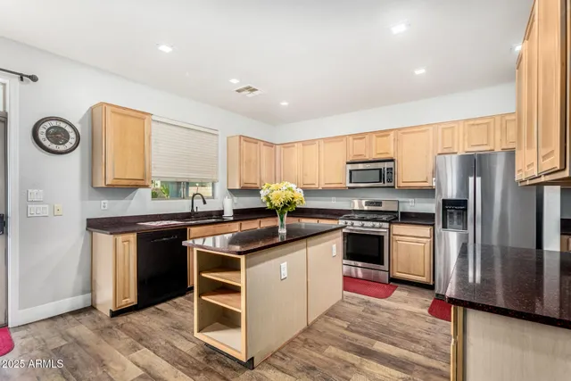 $385,000 | 43558 West Oster Drive, Maricopa, AZ 85138