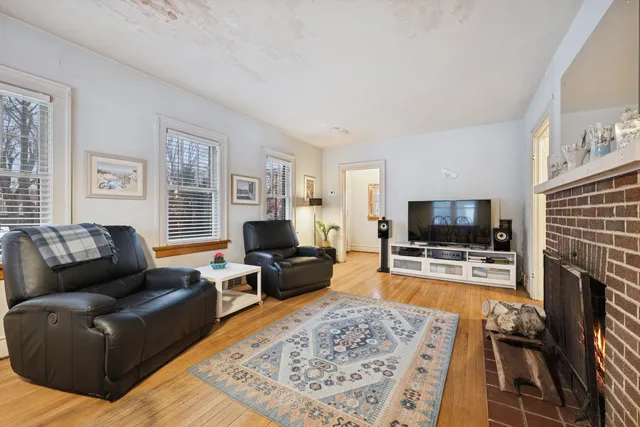 $350,000 | 1202 Taylor Avenue, Highland Park, IL 60035