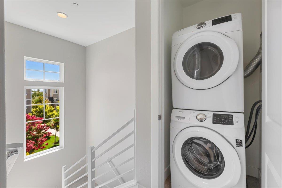 850 Sycamore Loop Mountain View, CA 94043 - Photo 33 of 36 a utility room with dryer and washer