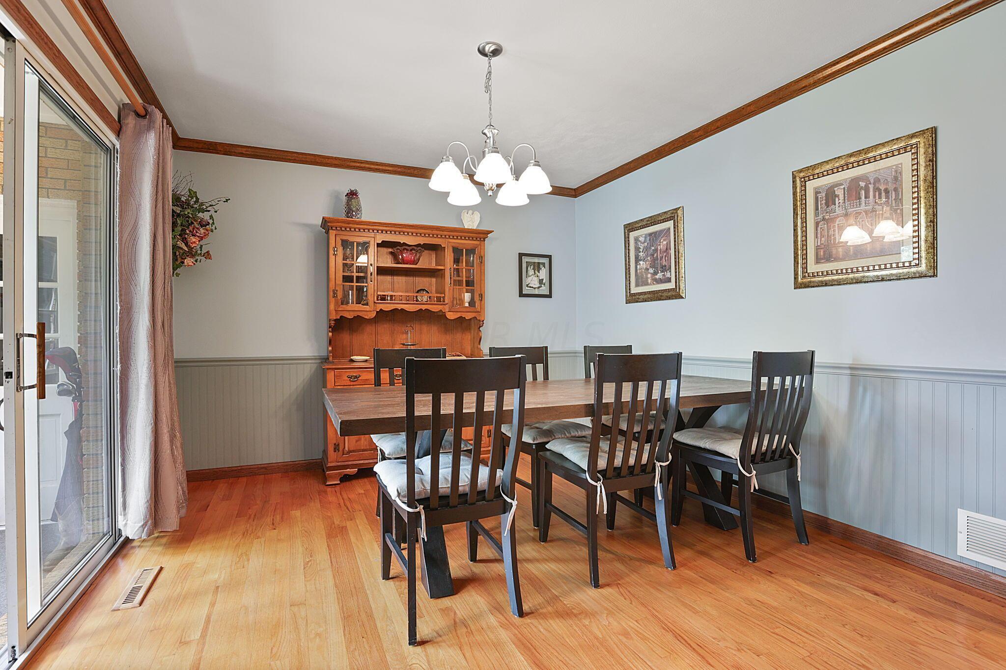 227 Middle Ground Road Southwest Pataskala, OH 43062 - Photo 23 of 83 Dining room