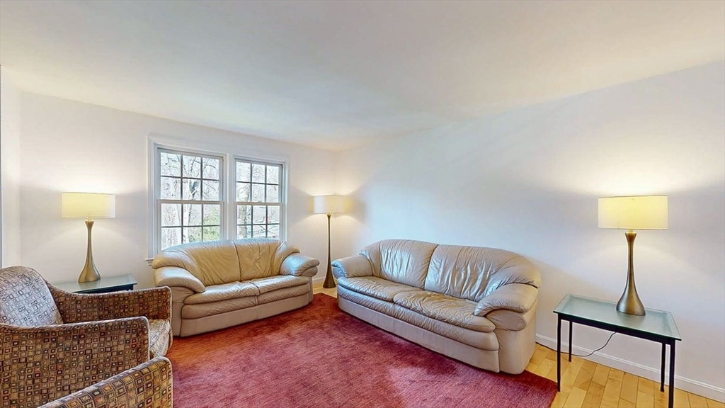 60 Wrentham Road Worcester, MA 01602 - Photo 7 of 39