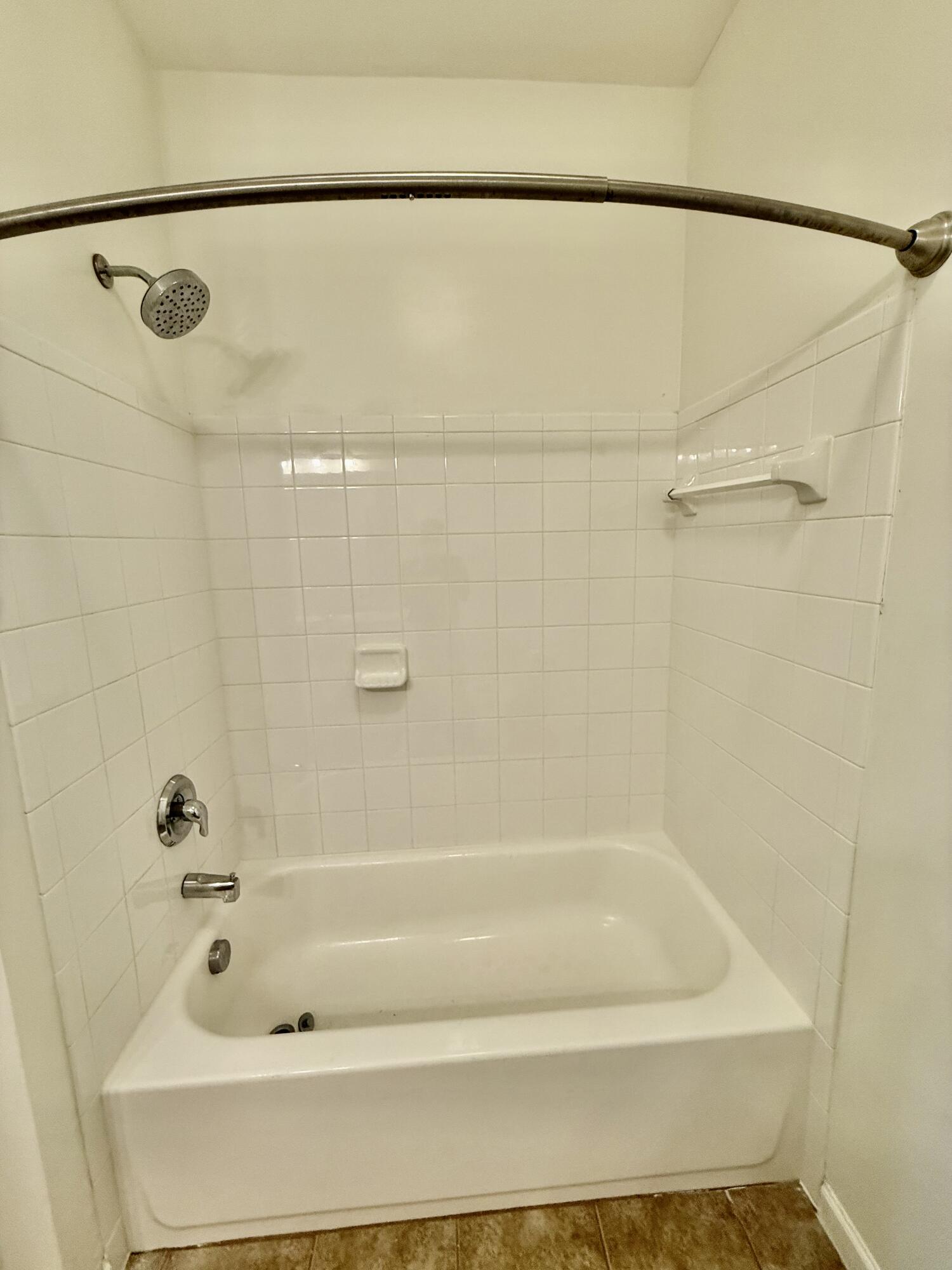 1755 Central Park Road, Unit 6306 Charleston, SC 29412 - Photo 12 of 20 tub