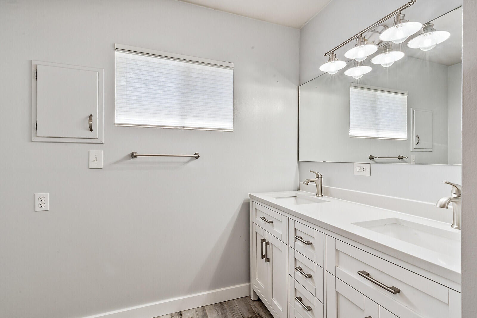 221 Larkin Road Grants Pass, OR 97527 - Photo 22 of 43 48_LR_48_mls