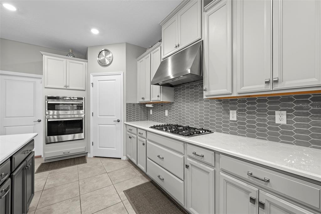 2512 High Tides Way Wesley Chapel, FL 33543 - Photo 10 of 81