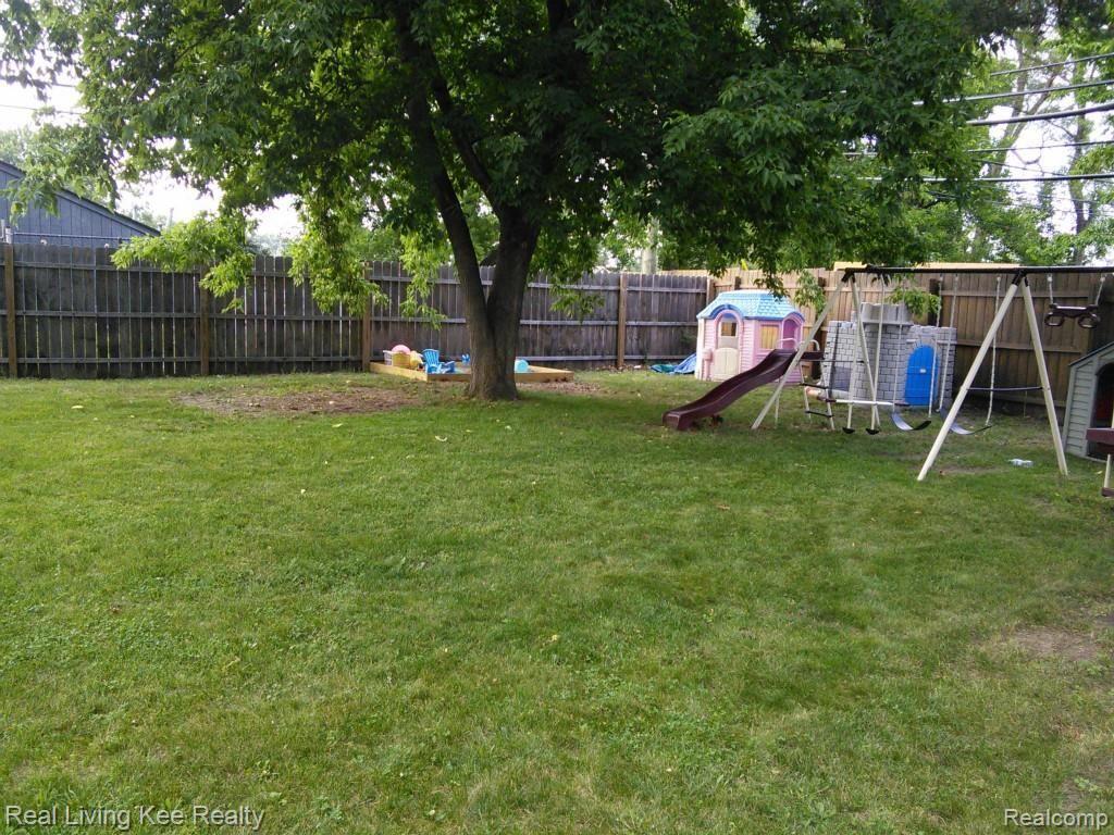 2985 Culbertson Avenue Rochester, MI 48307 - Photo 21 of 23 IMG_20140626_183608.jpg
