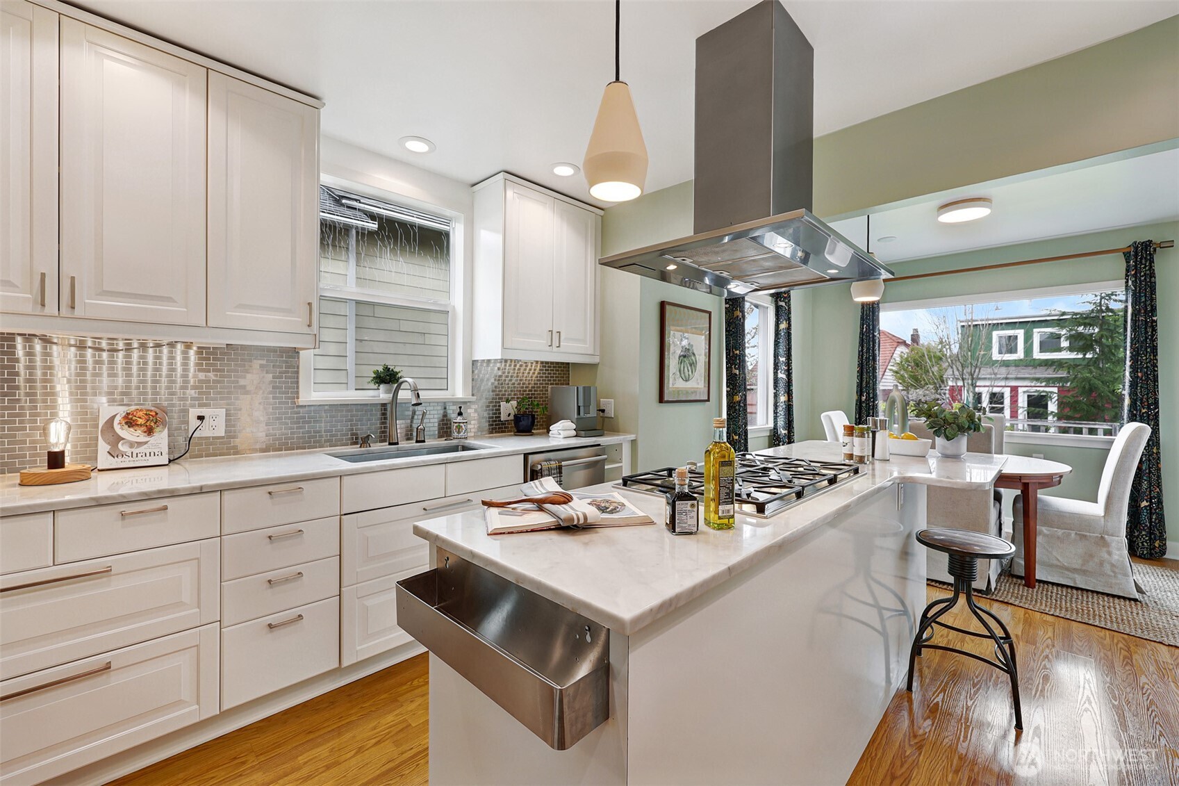 342 Northwest 76th Street Seattle, WA 98117 - Photo 12 of 32