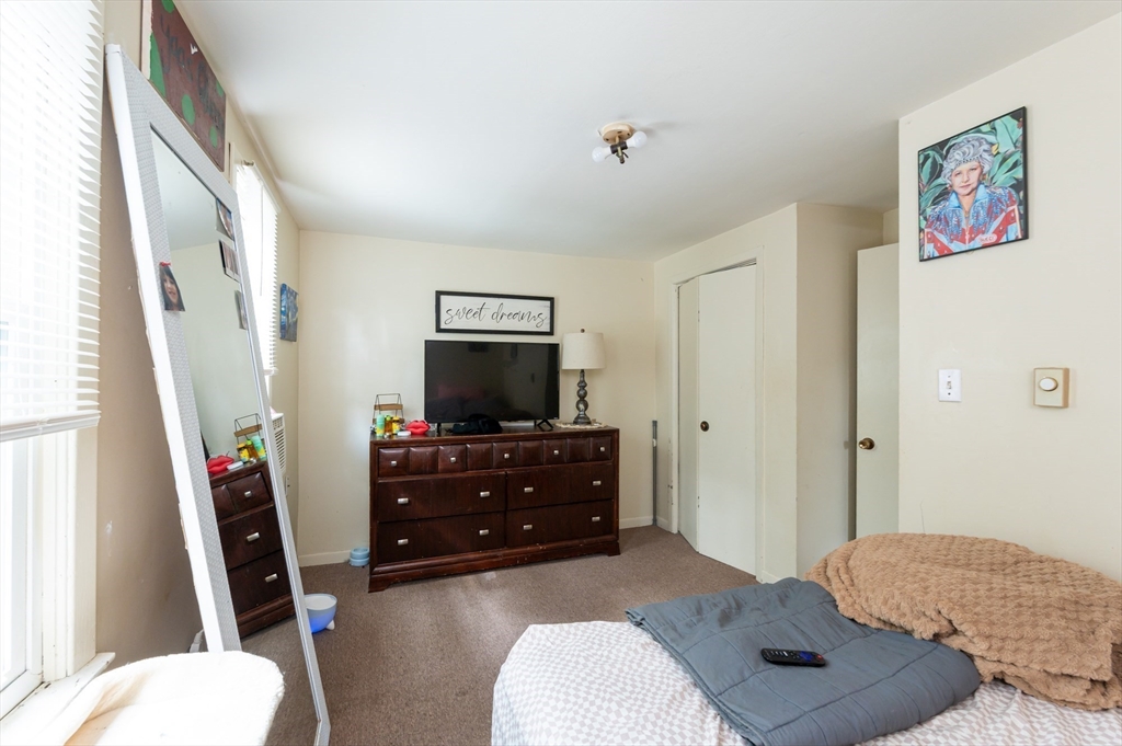 1222 Mammoth Road Dracut, MA 01826 - Photo 13 of 35
