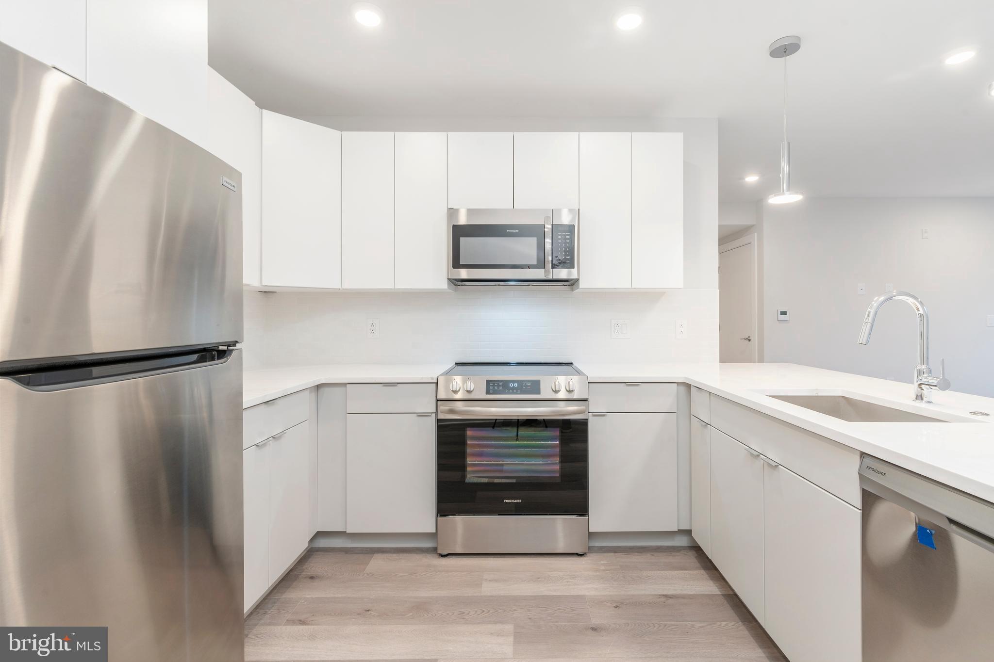 3449 Scotts Lane, Unit B321 Philadelphia, PA 19129 - Photo 2 of 21