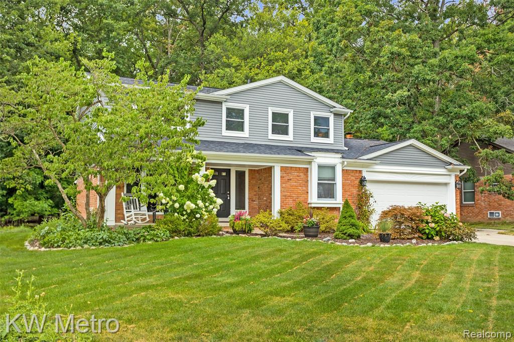 635 Timberline Drive Rochester Hills, MI 48309 - Photo 2 of 48