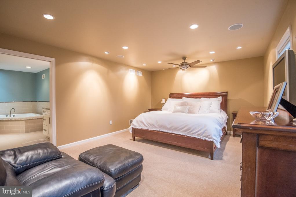 1409 Newton Road Lancaster, PA 17603 - Photo 20 of 49 Gallery Image 20
