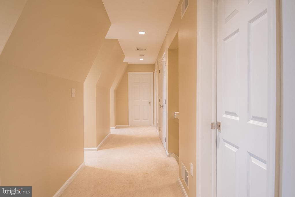 1409 Newton Road Lancaster, PA 17603 - Photo 33 of 49 Gallery Image 33