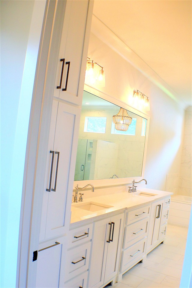 385 Pecan Avenue Fairhope, AL 36532 - Photo 27 of 50 Custom vanity