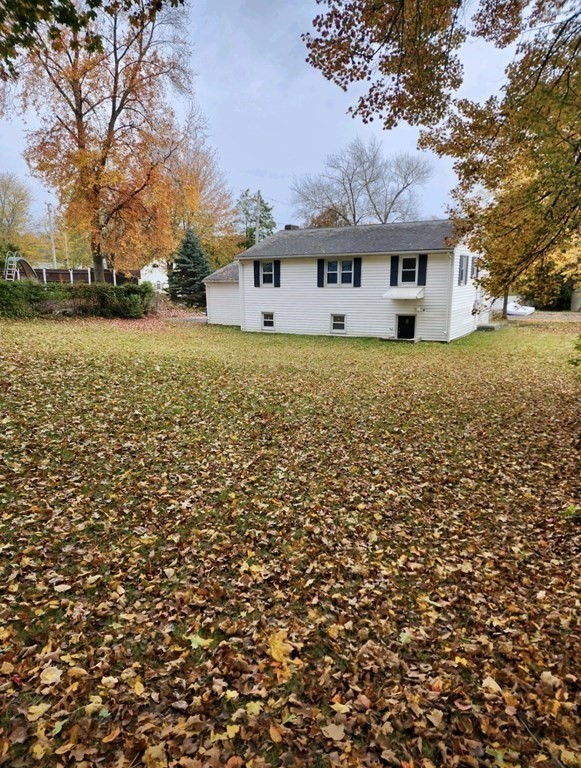 76 Bradley Rd Extension Braintree, MA 02184 - Photo 3 of 19