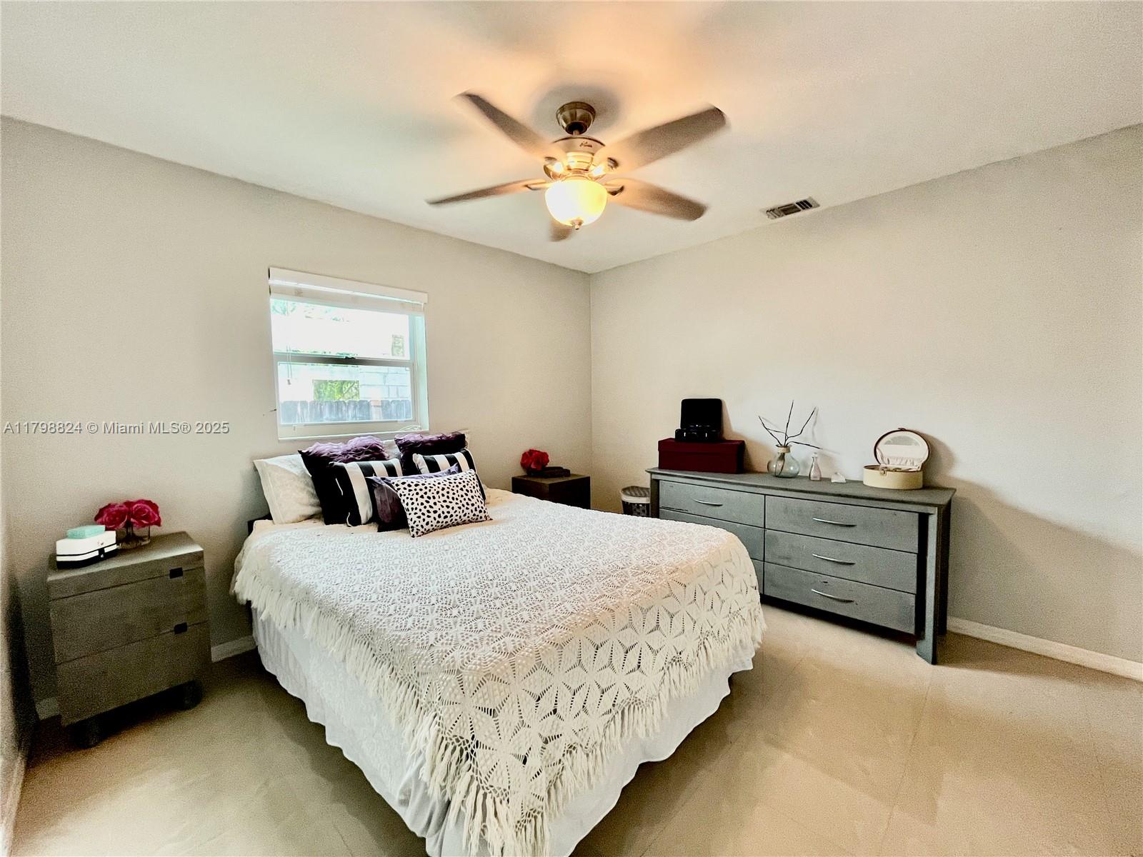 3135 Southwest 64th Avenue Miami, FL 33155 - Photo 13 of 25