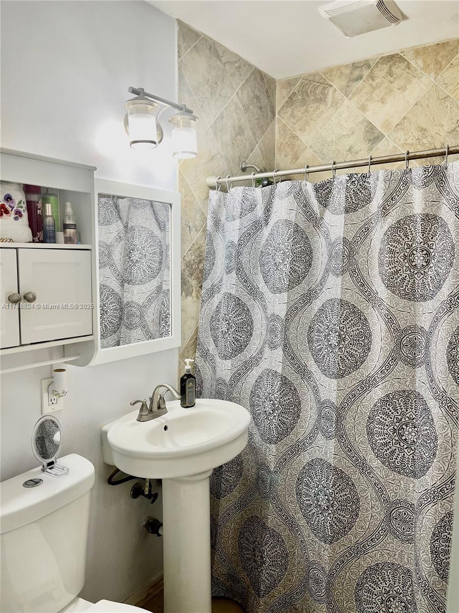 3135 Southwest 64th Avenue Miami, FL 33155 - Photo 16 of 25