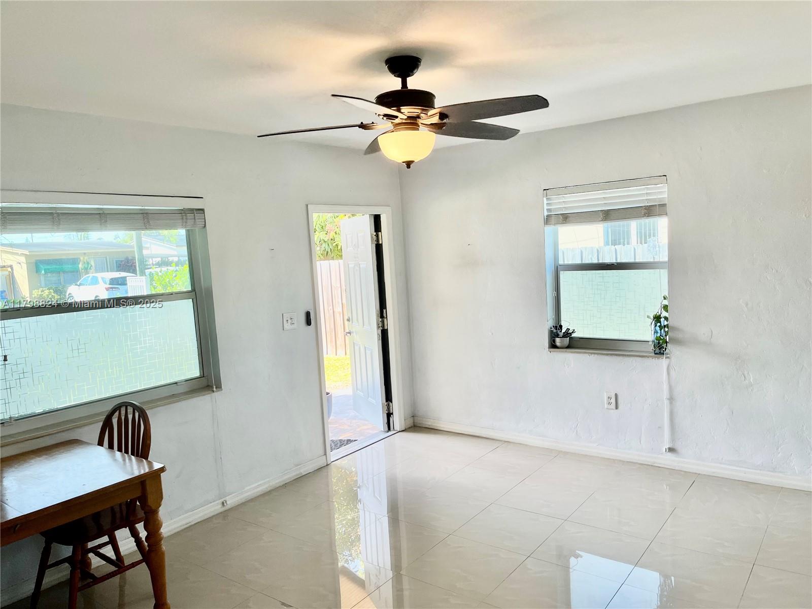 3135 Southwest 64th Avenue Miami, FL 33155 - Photo 6 of 25