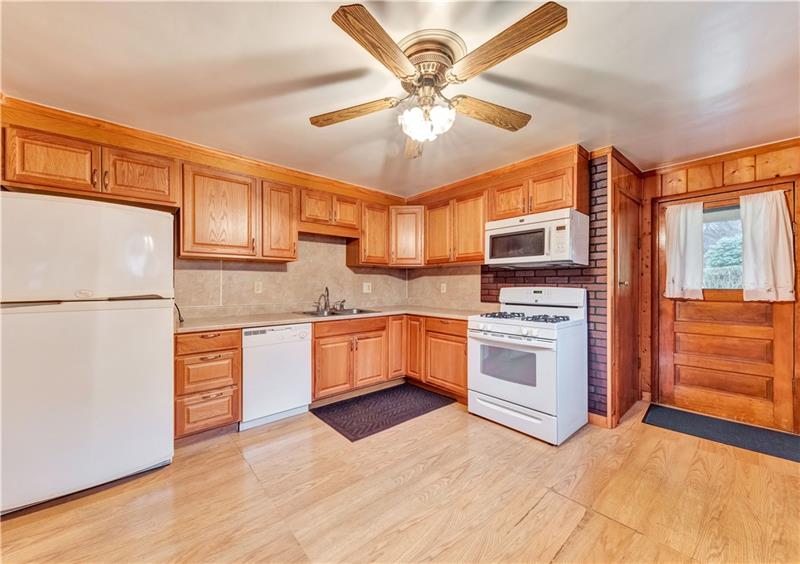 1607 Crawford Road Imperial, PA 15126 - Photo 4 of 22 Kitchen with access to porch and basement.