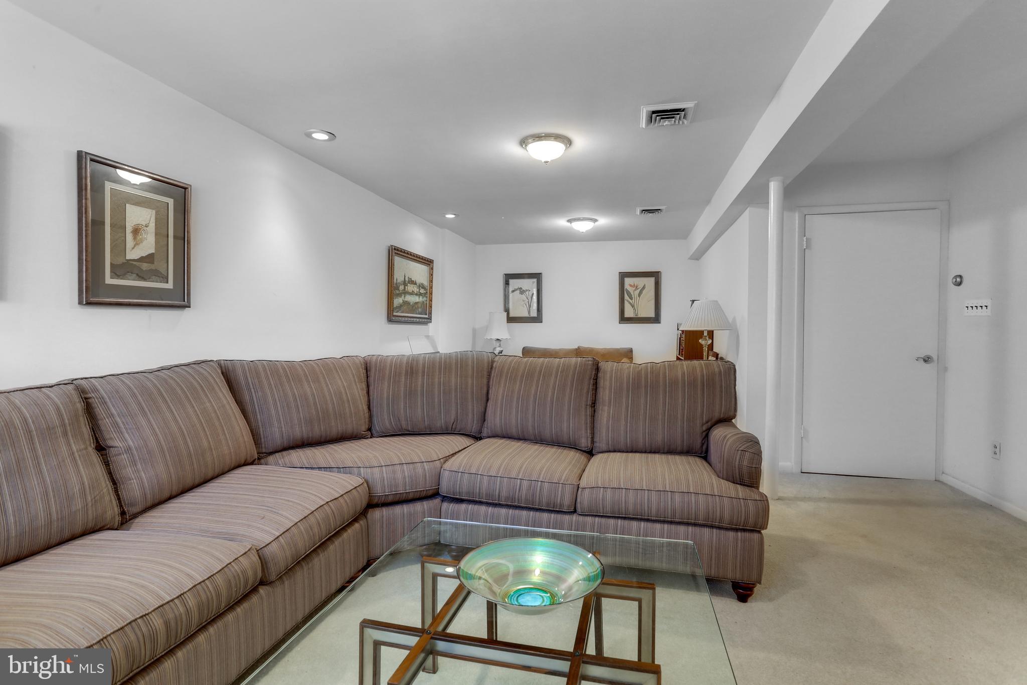 3710 Lorcom Lane Arlington, VA 22207 - Photo 14 of 48