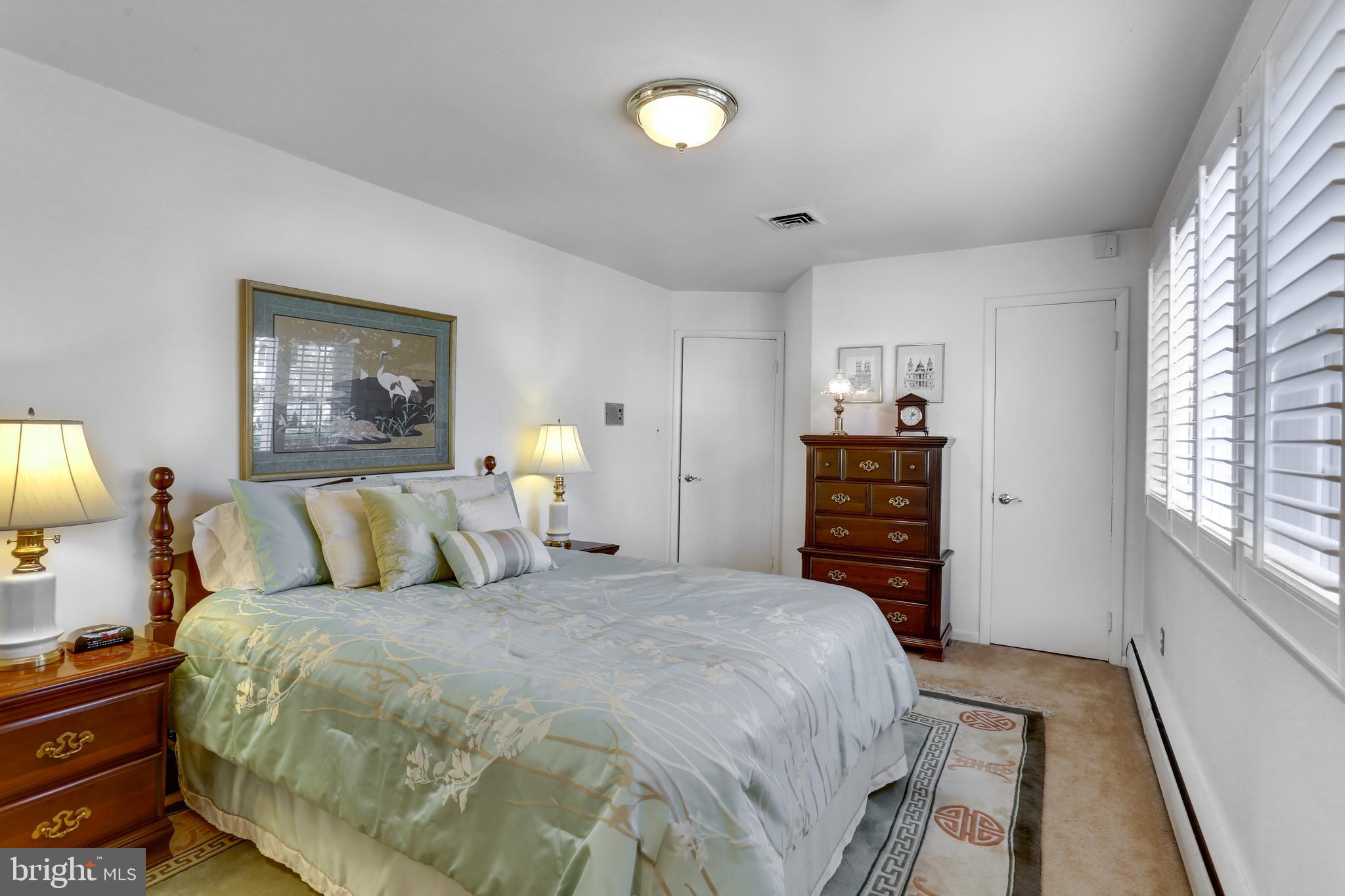 3710 Lorcom Lane Arlington, VA 22207 - Photo 8 of 48 Wonderful ground level bedroom and full bath