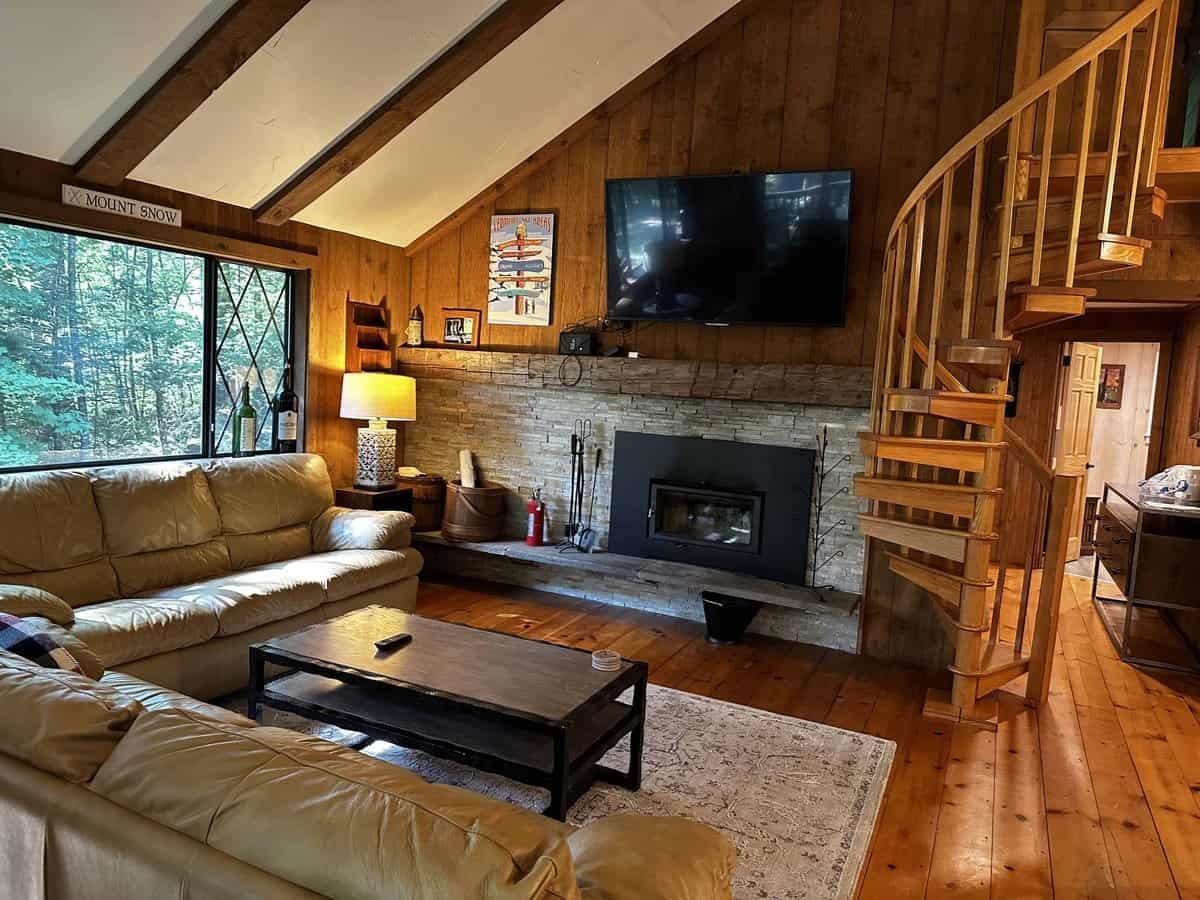 1138 River Road Jamaica, VT 05343 - Photo 21 of 36