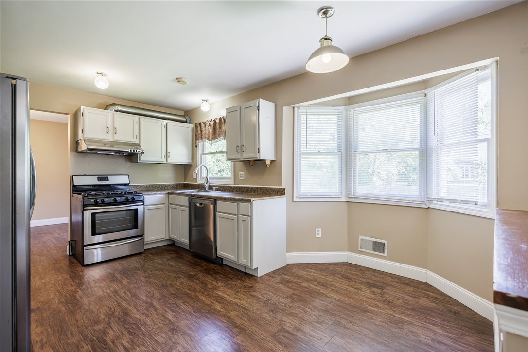 12 French Meadow Lane Rochester, NY 14618 - Photo 10 of 39