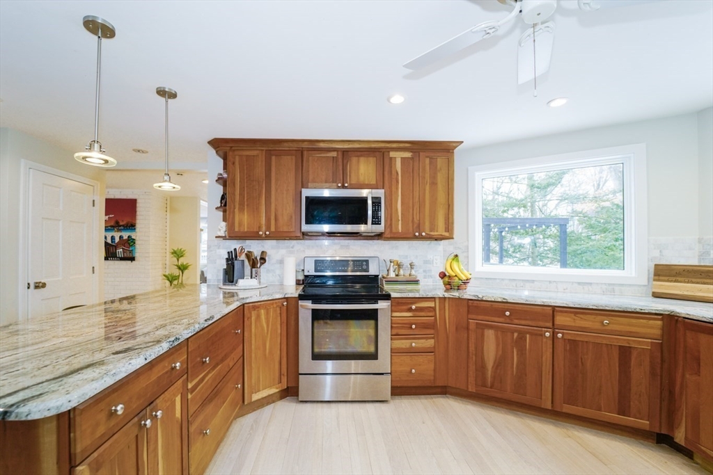 5 Longview Road Wilmington, MA 01887 - Photo 3 of 39 Gallery Image 3