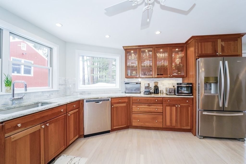 5 Longview Road Wilmington, MA 01887 - Photo 4 of 39 Gallery Image 4